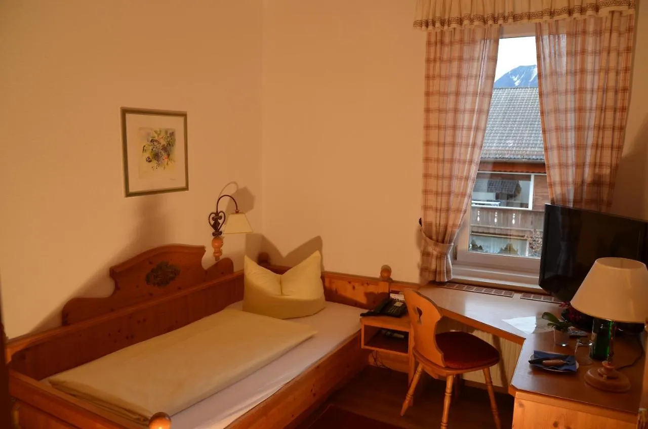 Gaestehaus Maria Garmisch-Partenkirchen 3*,